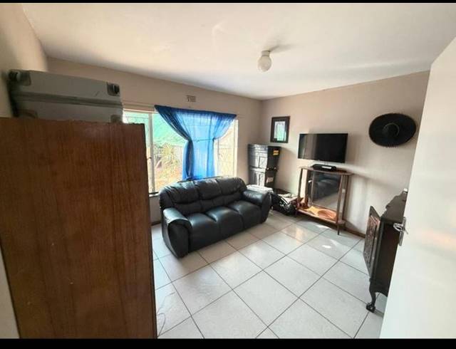 5 BEDROOM HOUSE FOR SALE IN TULISA PARK